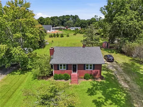 View/Area - 26 Oak Dr, Honea Path, SC 29654 photo 1 of 4