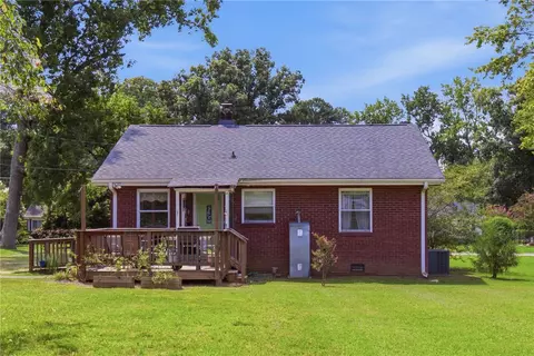 Exterior - 26 Oak Dr, Honea Path, SC 29654 photo 5 of 8