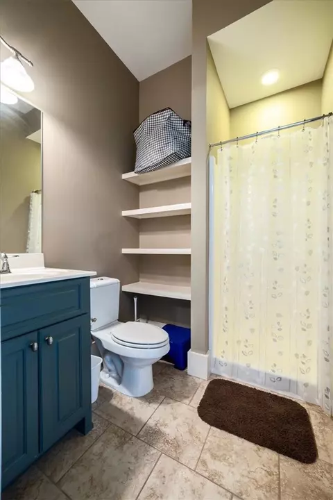 Bath - 409 Poe St, Clemson, SC 29631 photo 2 of 7