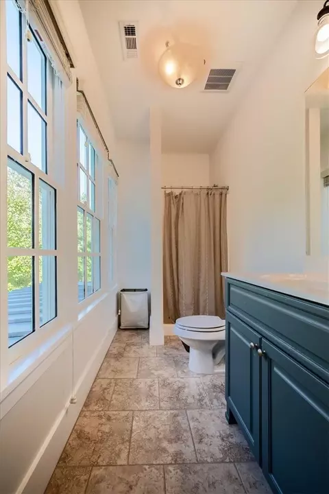Bath - 409 Poe St, Clemson, SC 29631 photo 3 of 7