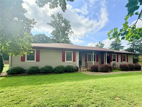 107 Stonebrook Dr, Seneca, SC 29672