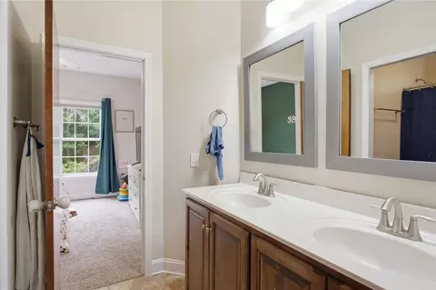 Entry Way - 207 Devonhurst Dr, Seneca, SC 29678 photo 2 of 3