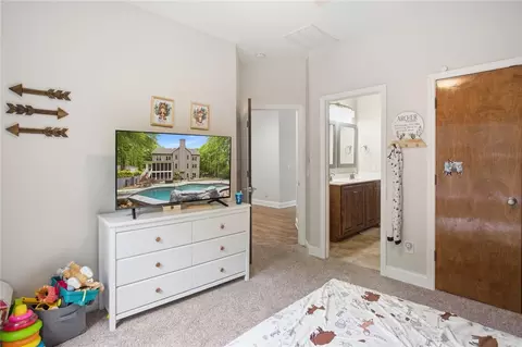 Bedroom - 207 Devonhurst Dr, Seneca, SC 29678 photo 6 of 8