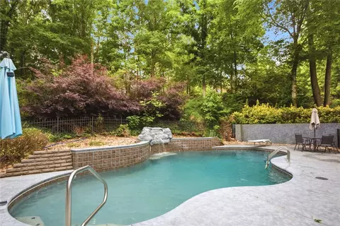 Exterior - 207 Devonhurst Dr, Seneca, SC 29678 photo 6 of 10