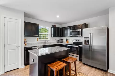 Kitchen - 115 Queens Mill Ct, Pendleton, SC 29670 photo 2 of 4