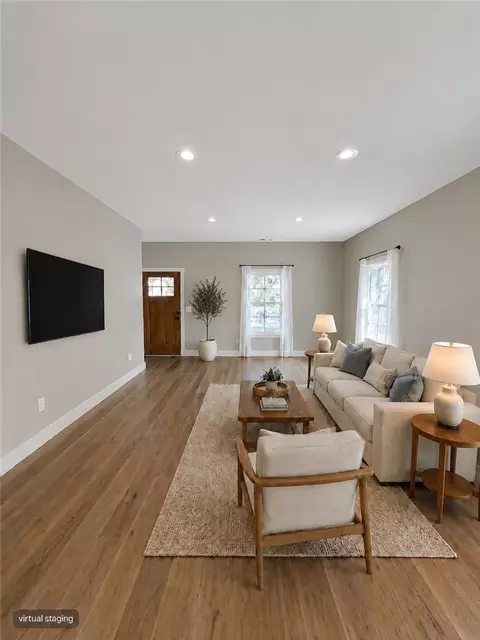 Living - 201 Harrison Ave, Walhalla, SC 29691 photo 4 of 4