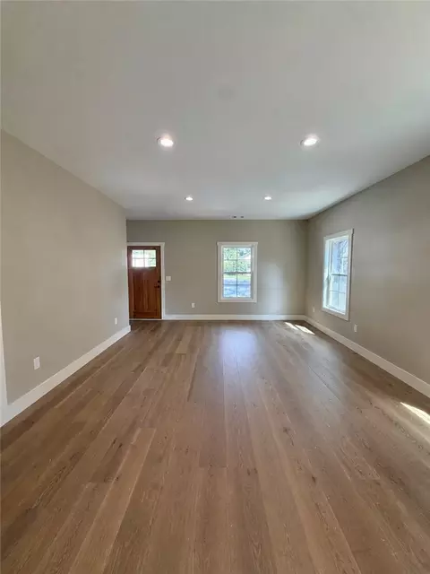 Living - 201 Harrison Ave, Walhalla, SC 29691 photo 3 of 4