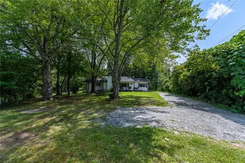 Exterior - 203 Muller Rd, Walhalla, SC 29691 photo 6 of 7