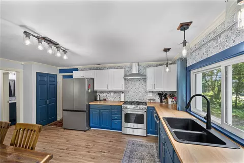Kitchen - 203 Muller Rd, Walhalla, SC 29691 photo 2 of 2
