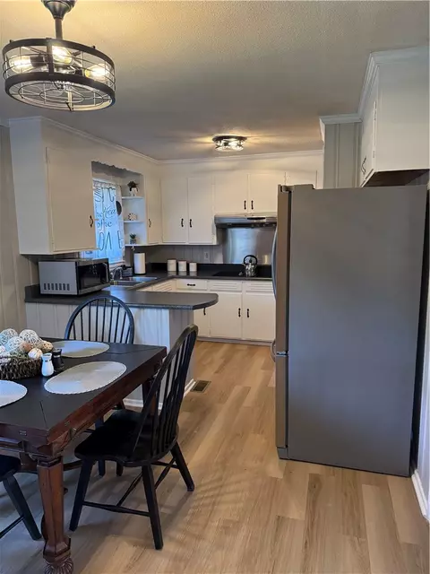 Kitchen - 2008 Bolt Dr, Anderson, SC 29621 photo 2 of 4