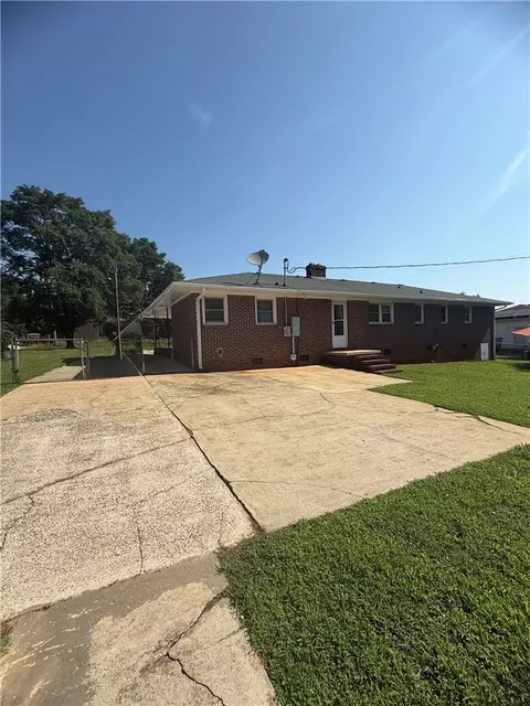 Exterior - 2008 Bolt Dr, Anderson, SC 29621 photo 2 of 3