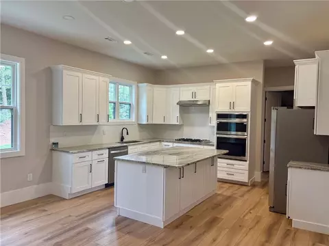 Kitchen - 854 Perkins Creek Rd, Seneca, SC 29678 photo 3 of 4