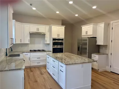 Kitchen - 854 Perkins Creek Rd, Seneca, SC 29678 photo 2 of 4