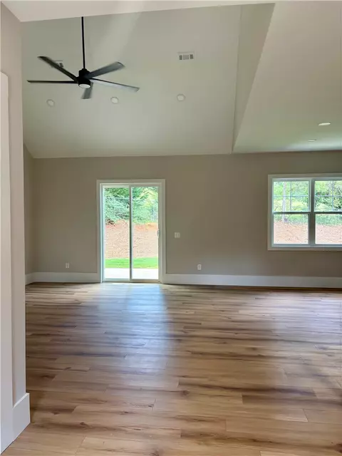 Living - 854 Perkins Creek Rd, Seneca, SC 29678 photo 3 of 4