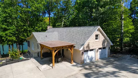 201 Hickory Hill Ln, Martin, GA 30557