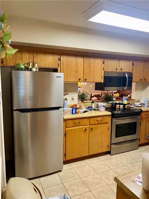 Kitchen - 327 Five Forks Rd, Anderson, SC 29621 photo 2 of 2