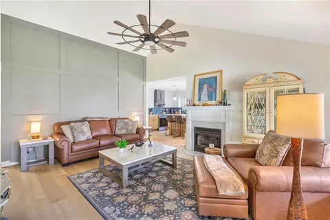 Living - 126 Grand Oak Cir, Pendleton, SC 29670 photo 1 of 3