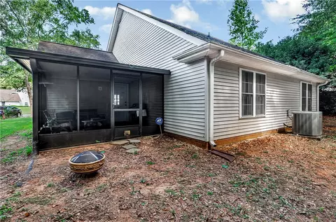 Exterior - 126 Grand Oak Cir, Pendleton, SC 29670 photo 6 of 8