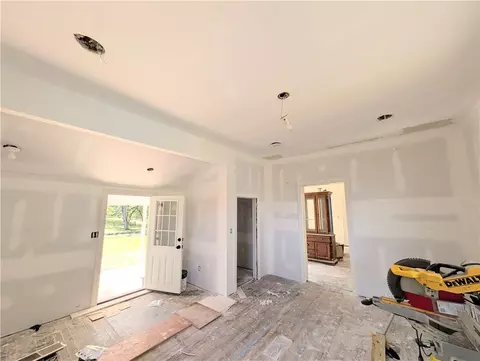Entry Way - 359 Earle Rd, Central, SC 29630 photo 4 of 9
