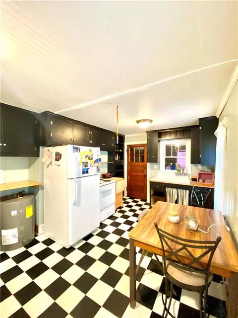 Kitchen - 427 Lebanon Rd, Pendleton, SC 29670 photo 5 of 7