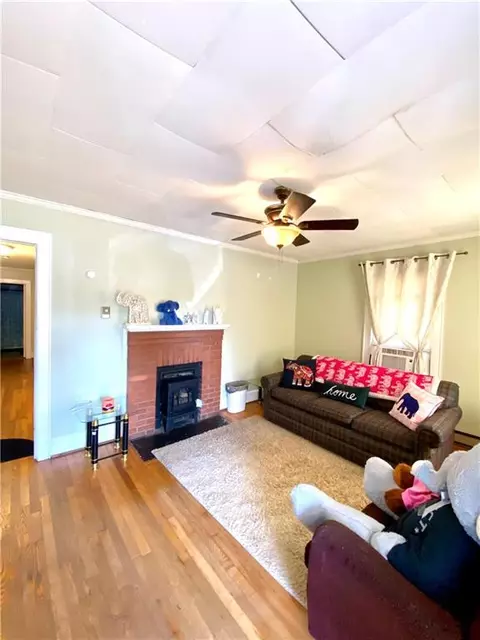 Living - 427 Lebanon Rd, Pendleton, SC 29670 photo 5 of 6