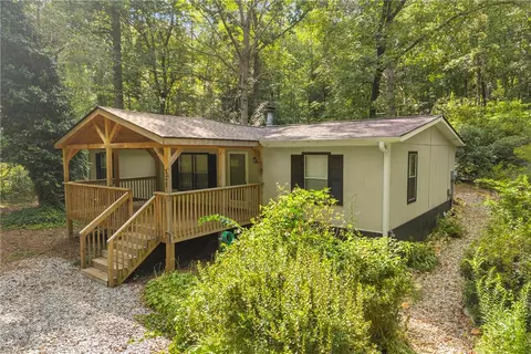 521 Creekside Dr, Mountain Rest, SC 29664
