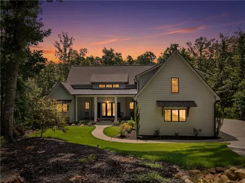 511 Oakdale Ln, Seneca, SC 29672 photo 2
