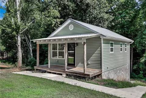 Exterior - 464 Cedar Tree Dr, Walhalla, SC 29691 photo 2 of 9