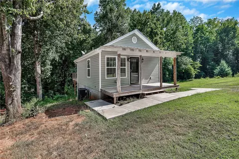Exterior - 464 Cedar Tree Dr, Walhalla, SC 29691 photo 3 of 9