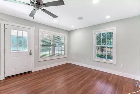 Living - 464 Cedar Tree Dr, Walhalla, SC 29691 photo 2 of 5