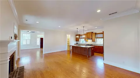Living - 521 Pershing Ave, Clemson, SC 29631 photo 6 of 6