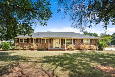 201 Meadowbrook Dr, Anderson, SC 29626
