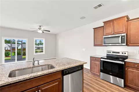 Kitchen - 161 Spyglass Ln, Pendleton, SC 29670 photo 2 of 2