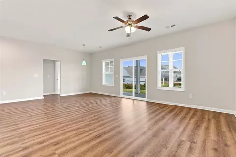 Living - 161 Spyglass Ln, Pendleton, SC 29670 photo 3 of 3
