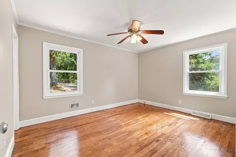 Bedroom - 322 Pendleton Rd, Clemson, SC 29631 photo 2 of 5