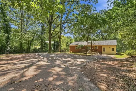 Exterior - 322 Pendleton Rd, Clemson, SC 29631 photo 6 of 11