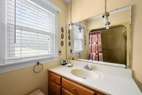 Bath - Undisclosed, Pickens, SC 29671 photo 2 of 4