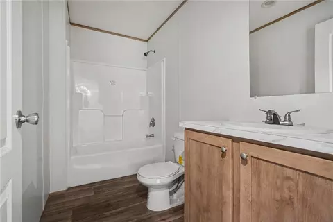 Bath - 332 Shenandoah Dr, Easley, SC 29642 photo 2 of 2