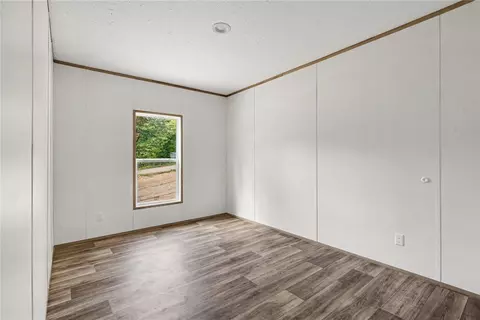 Bedroom - 332 Shenandoah Dr, Easley, SC 29642 photo 7 of 7