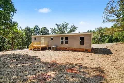 Exterior - 332 Shenandoah Dr, Easley, SC 29642 photo 4 of 6