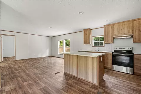 Kitchen - 332 Shenandoah Dr, Easley, SC 29642 photo 1 of 4