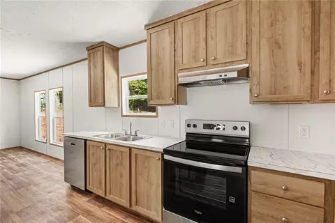 Kitchen - 332 Shenandoah Dr, Easley, SC 29642 photo 4 of 4