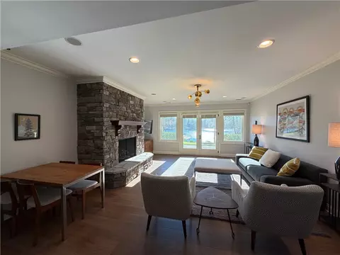Living - 357 Stardust Ln, Seneca, SC 29672 photo 3 of 4