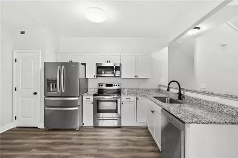 Kitchen - 109 Dana Lynn Ln, Pendleton, SC 29670 photo 2 of 3