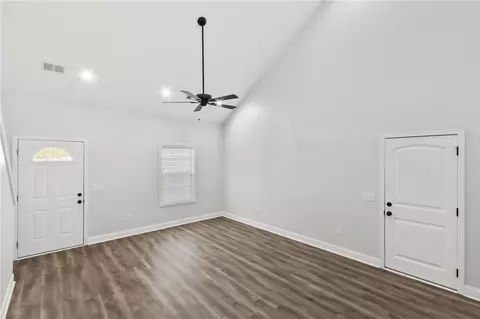 Living - 109 Dana Lynn Ln, Pendleton, SC 29670 photo 2 of 5