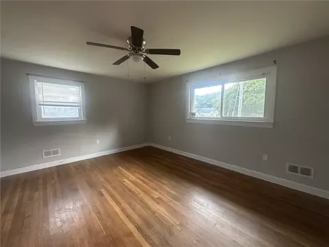 502 Seneca St, Seneca, SC 29678 photo 9
