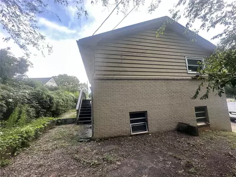 502 Seneca St, Seneca, SC 29678 photo 3