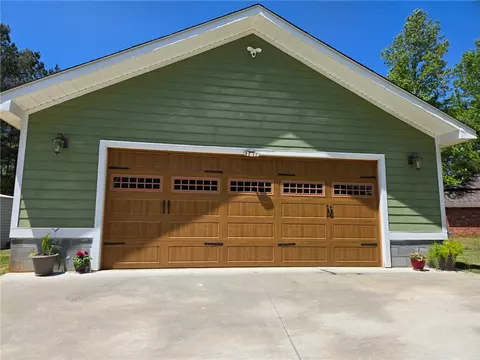 Exterior - 304 Capps Rd, Walhalla, SC 29691 photo 8 of 11