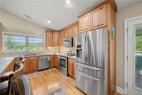 Kitchen - 304 Capps Rd, Walhalla, SC 29691 photo 3 of 4