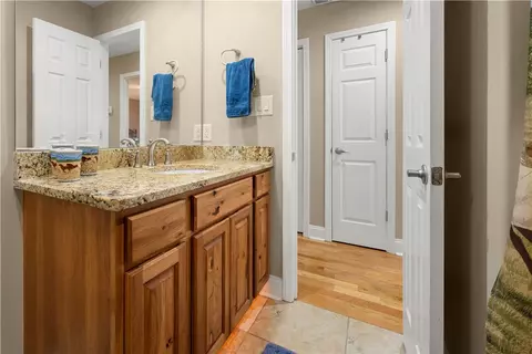 Bath - 304 Capps Rd, Walhalla, SC 29691 photo 2 of 4
